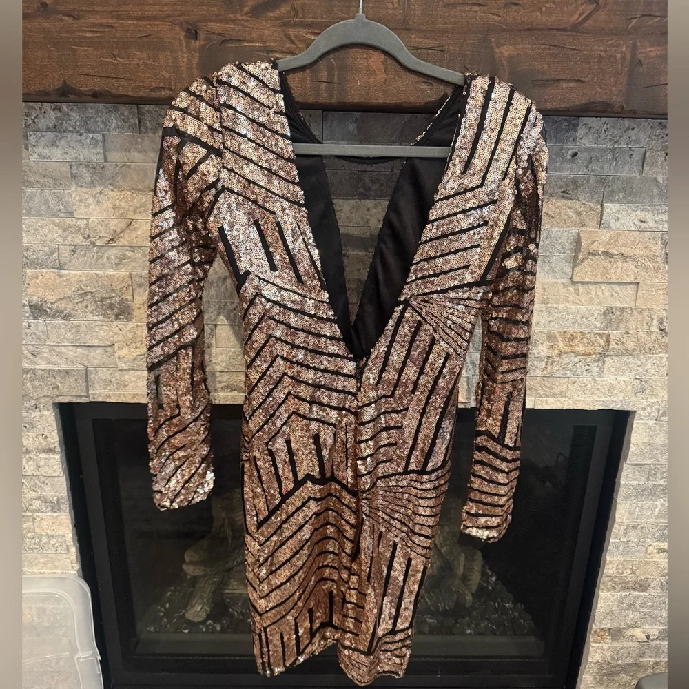 Gold and Black Shiny Long Sleeve Dresss sz Medium - Picture 2 of 2